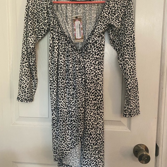 Snow leopard wrap dress - Picture 2 of 5